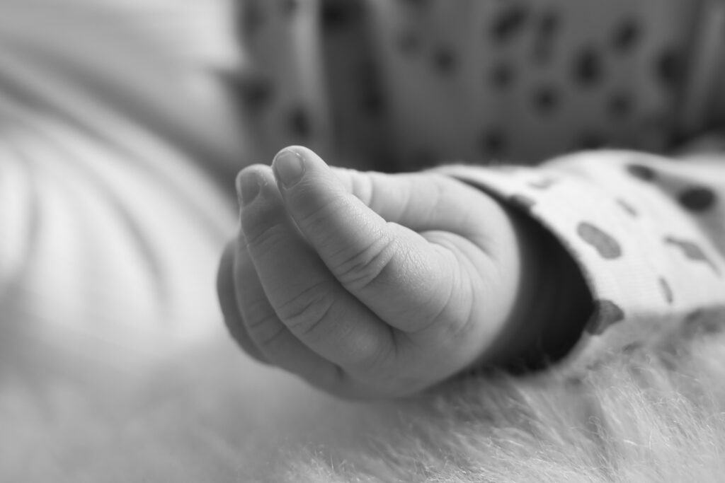 *handje baby zwart/wit